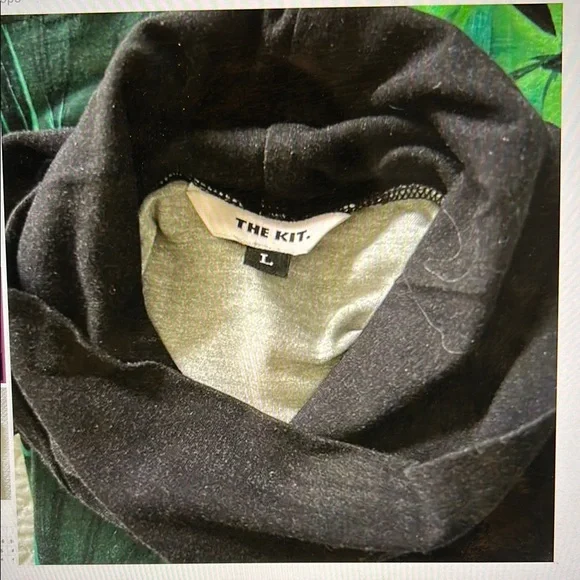 Floral Long Sleeve Turtleneck Top - Picture 7 of 9